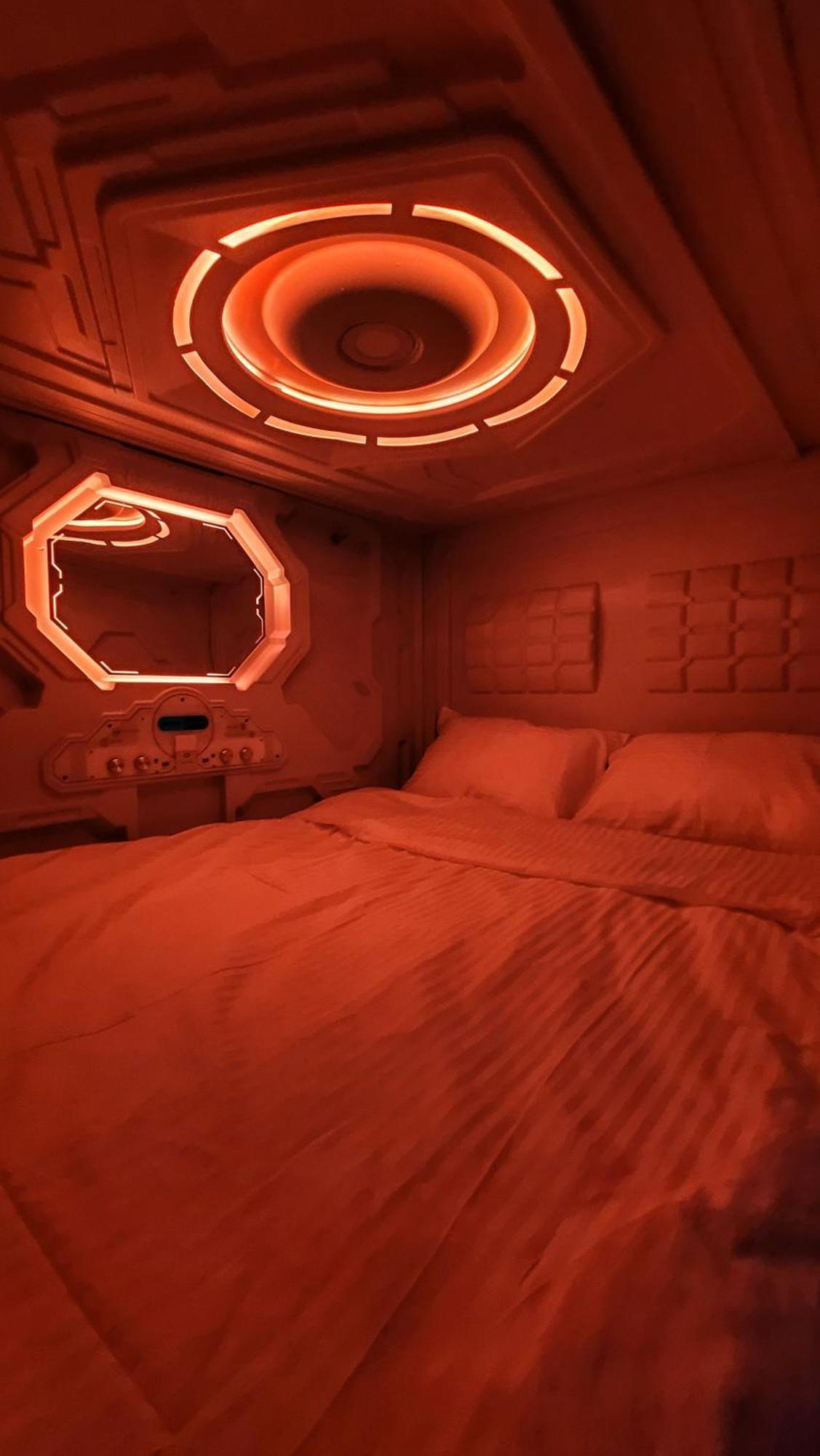 Capsula Hotel Erevan Esterno foto