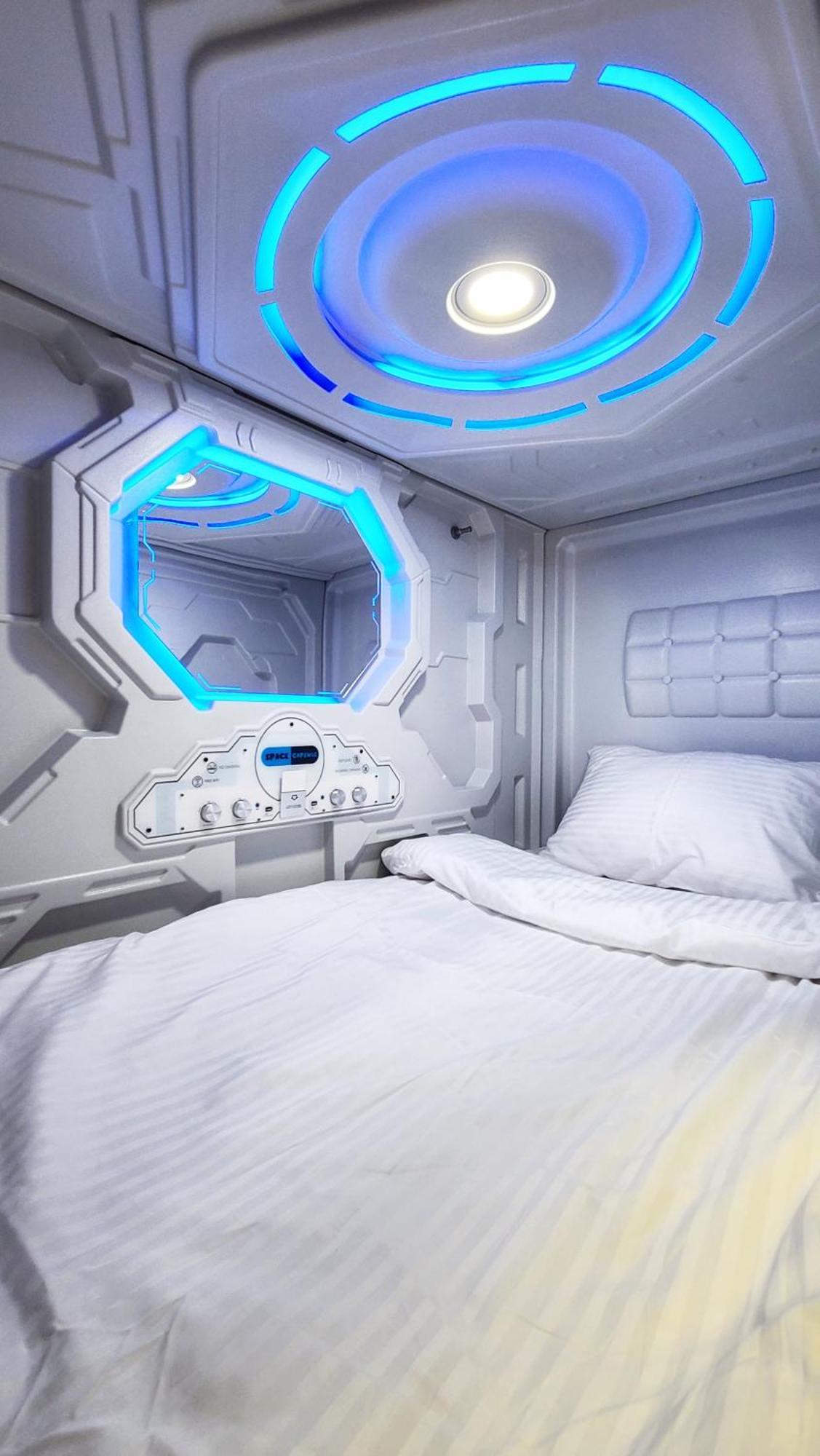 Capsula Hotel Erevan Esterno foto